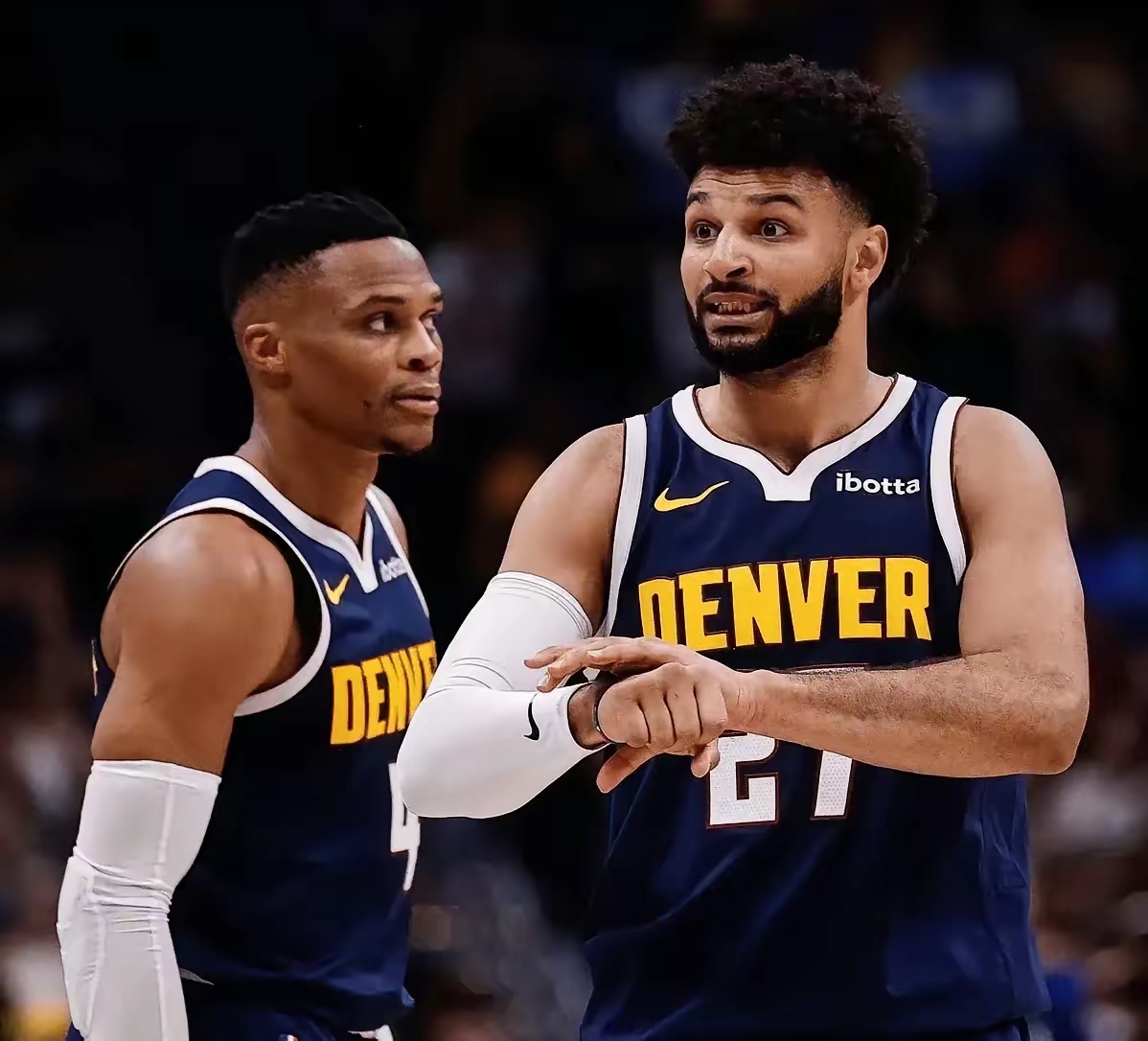 乐鱼体育穆雷在公牛比赛中刷新纪录，刷新纪录引发热议！上演精彩一战的简单介绍