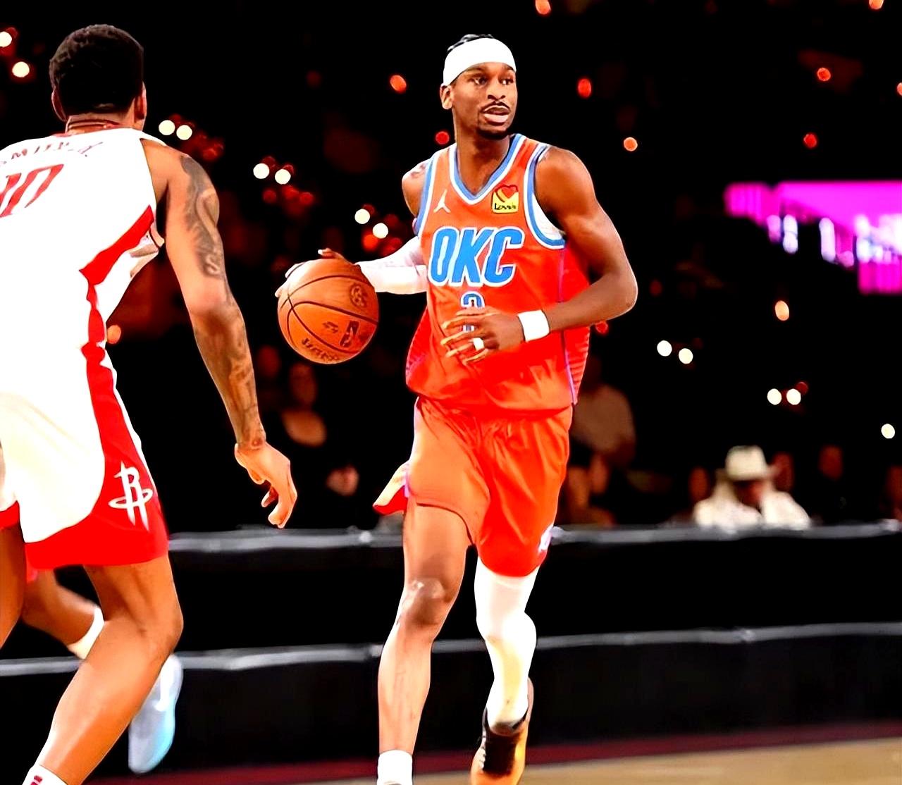 关于今夜休斯敦火箭备战NBA常规赛；官宣签约细节曝光；气氛紧张；训练强度明显提升的信息